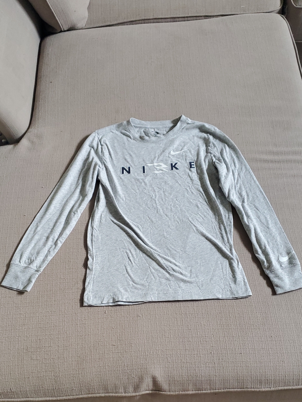 Nike Light Gray Long-Sleeve Tee with Navy Logo